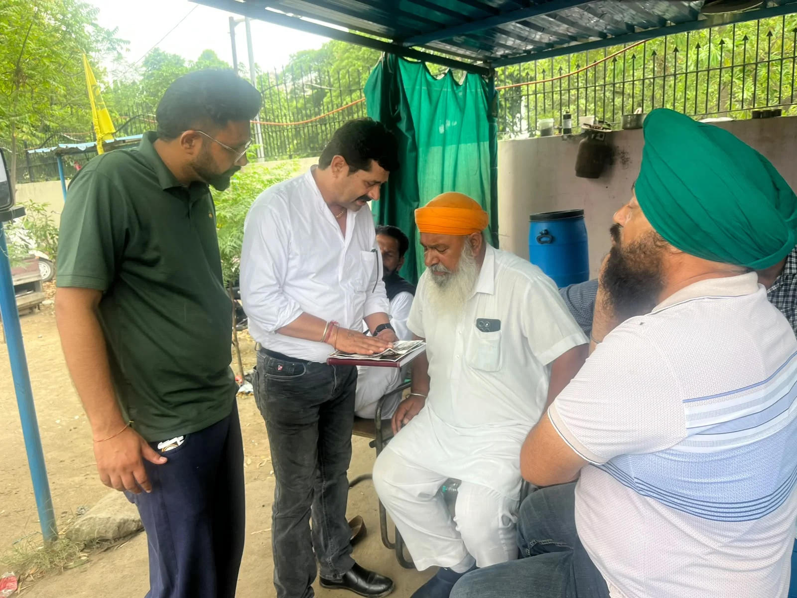 सामुदायिक कार्यक्रम फोटो